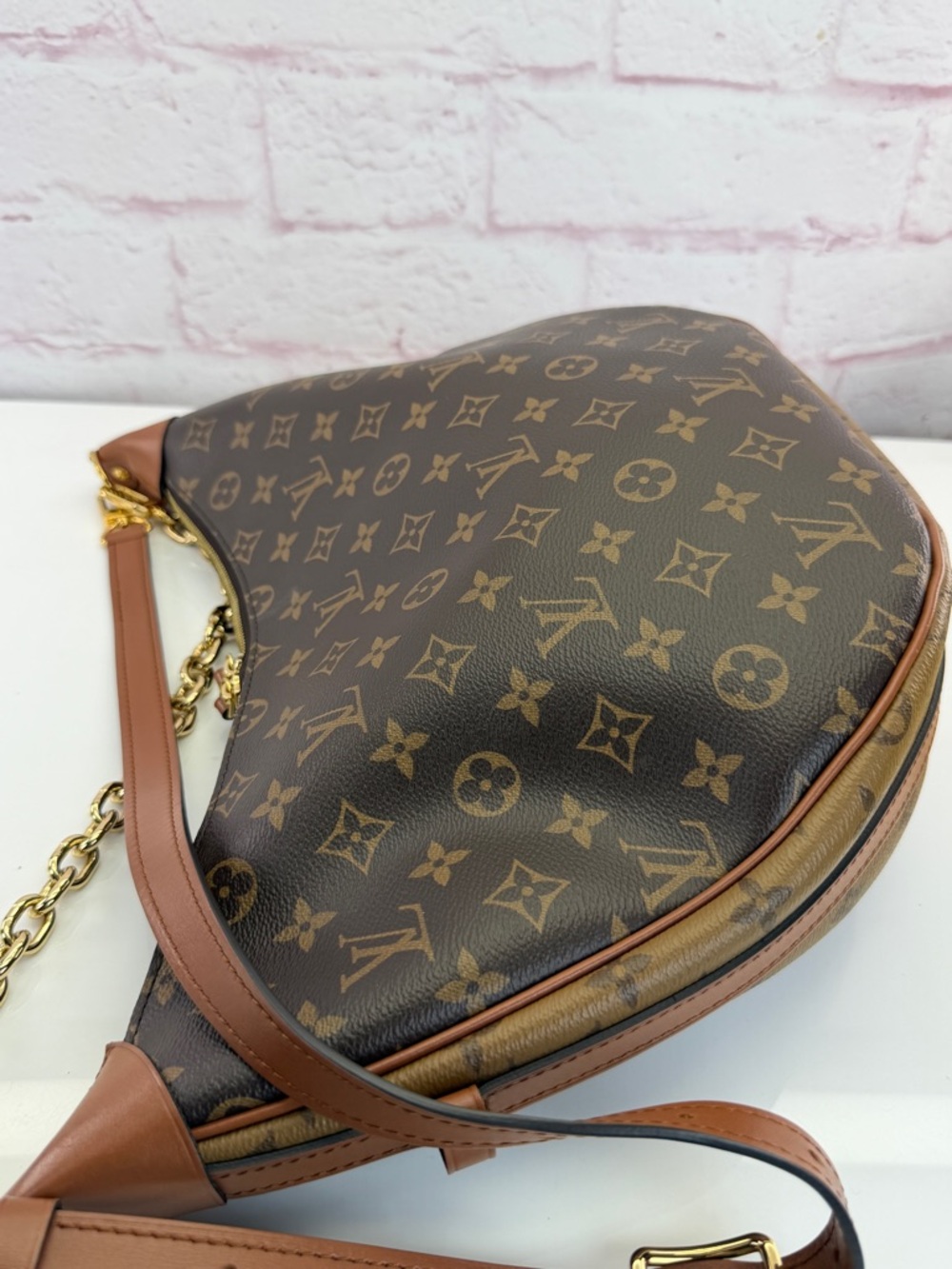 Louis Vuitton Loop Monogram Reverse Canvas Shoulder Hobo Gold Chain and Pouch - Picture 8 of 15